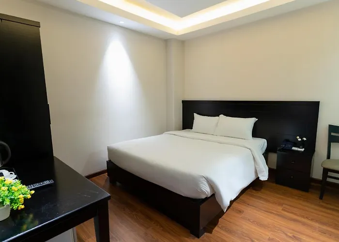 Queen Central Hotel - Ben Thanh Market